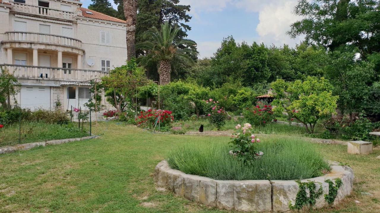 Apartment Lju On The Beach Split Exterior photo
